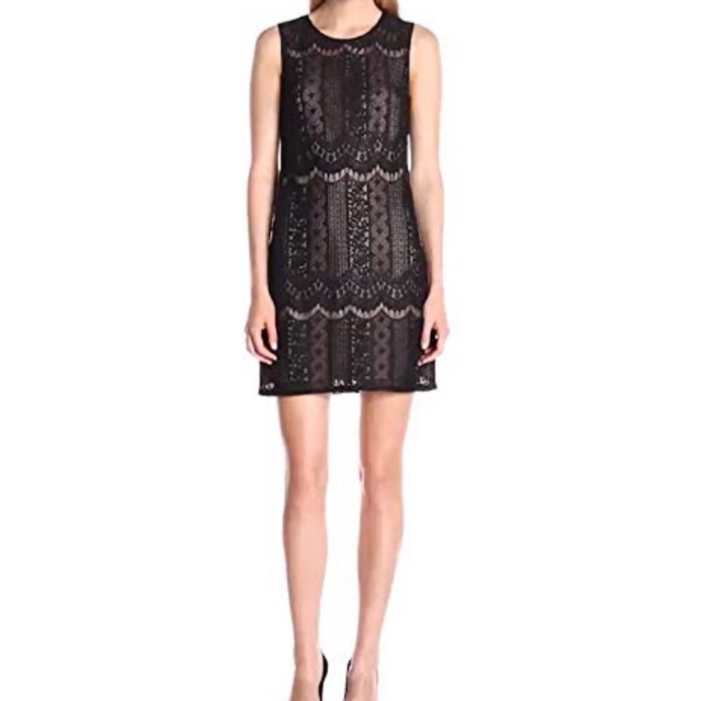⭐️PRICE DROP⭐️Adrianna Papell black shift dress